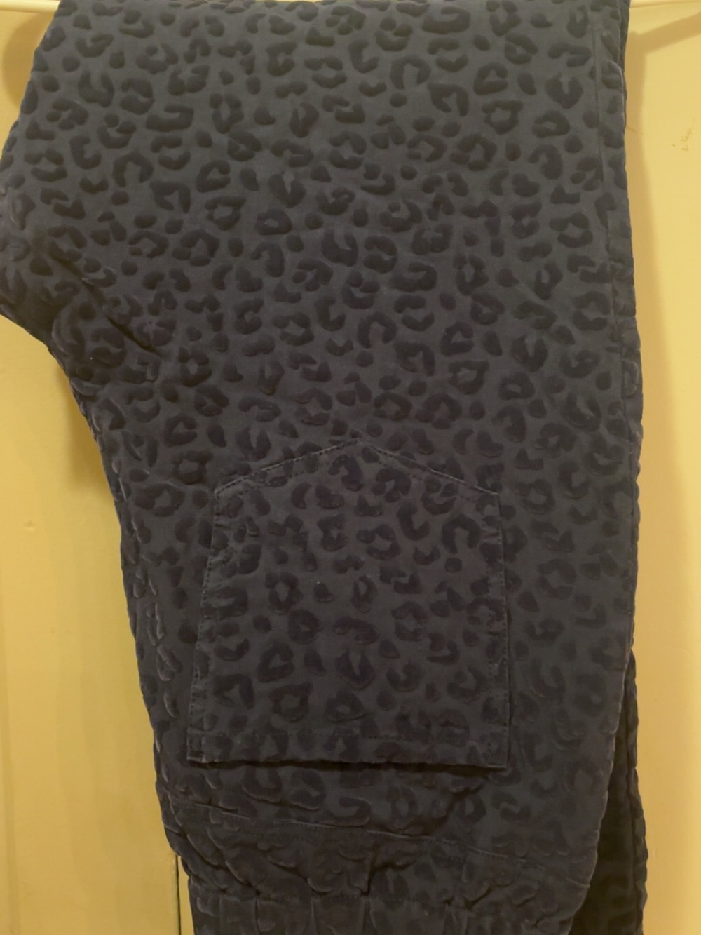 Isaac Mizrahi Live Women’s Size 18 Navy Animal Print Pull On Jogger Pants